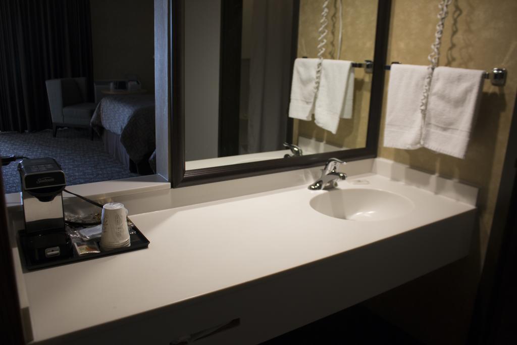 Best Western Fallsview Ниагарски водопад Екстериор снимка